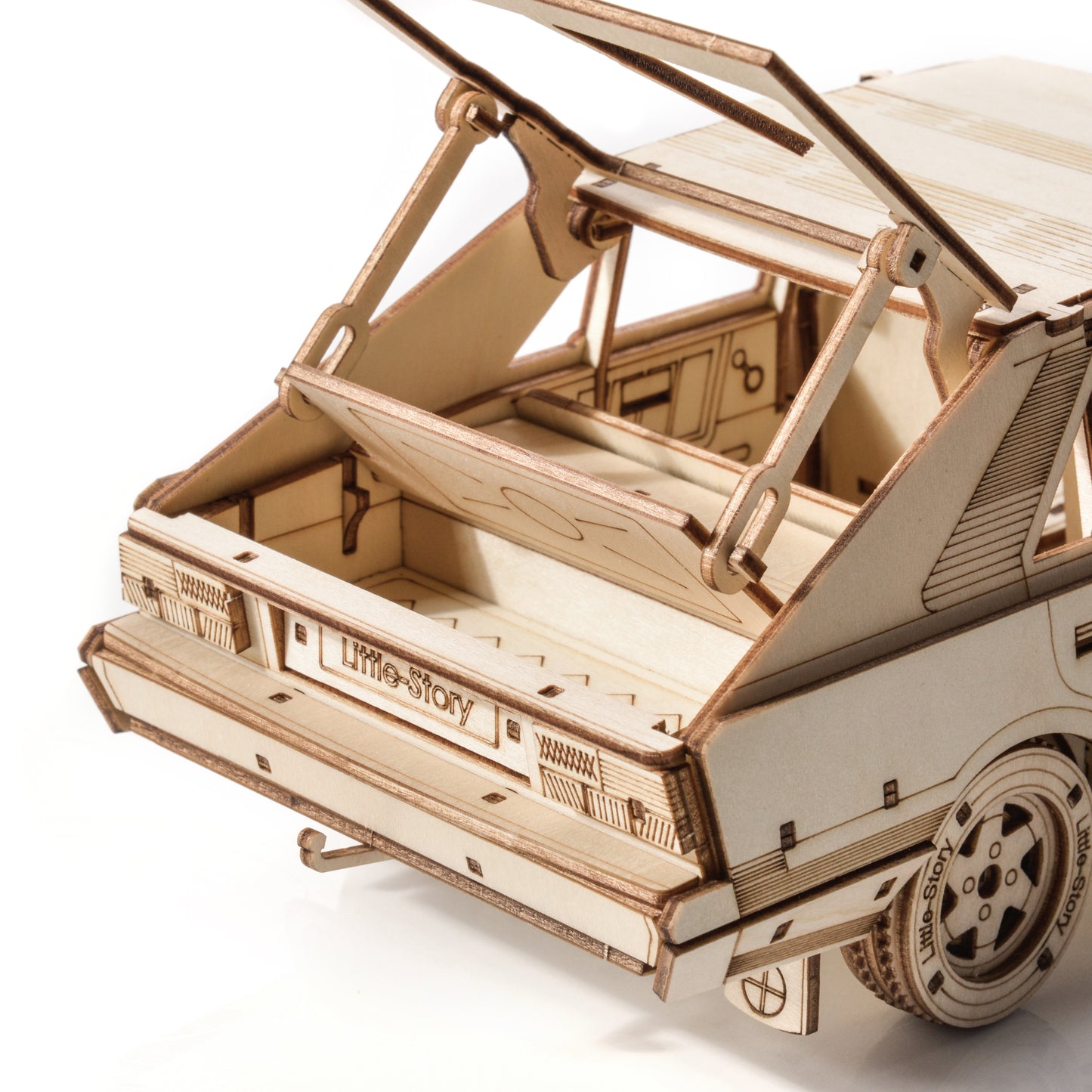 Drewniany model samochodu 3D – Polonez 1500 